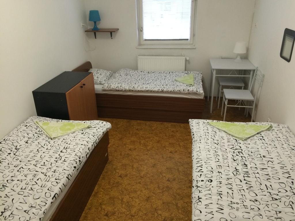Simple Accommodation Vodmat Ljubljana Oda fotoğraf