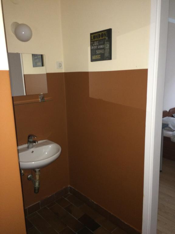 Simple Accommodation Vodmat Ljubljana Oda fotoğraf