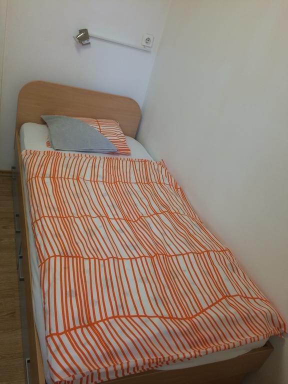 Simple Accommodation Vodmat Ljubljana Oda fotoğraf